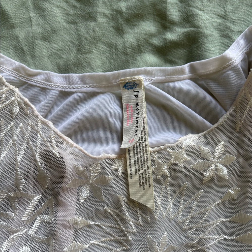 JS Collections White Embroidered Tank Top - Picture 2 of 4